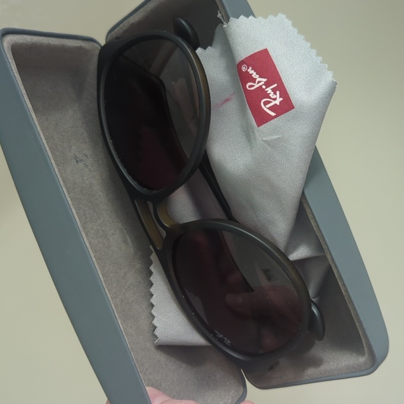 Ray-Ban Brown Tortoise Sunglasses - Picture 6 of 12